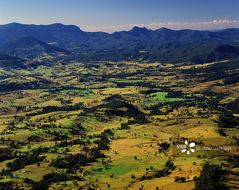 从边境山脉国家公园眺望新南威尔士州的特威德山谷图片素材