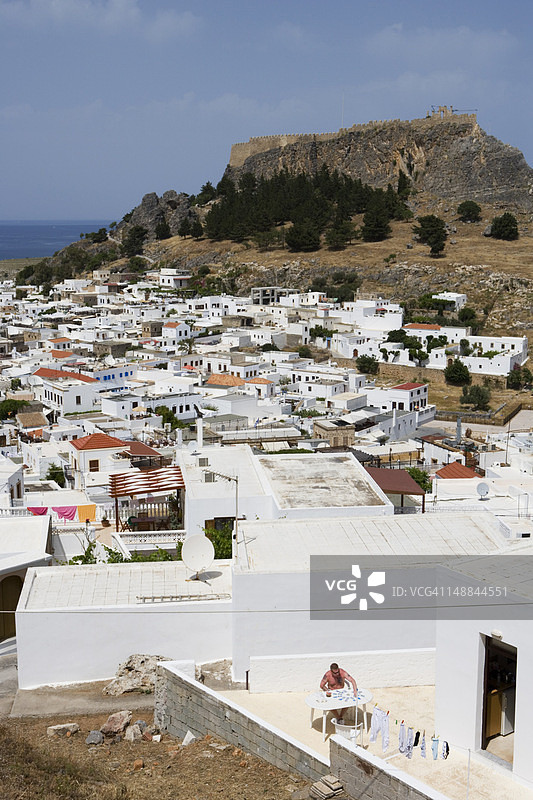 带有卫城的小镇风光图片素材