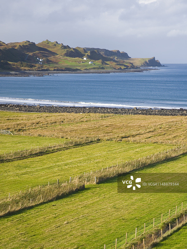 斯塔芬湾和特罗特尼什半岛的田野风光图片素材