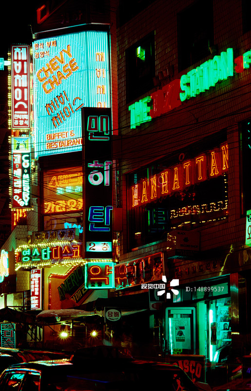 梨泰院夜店区域的霓虹灯图片素材