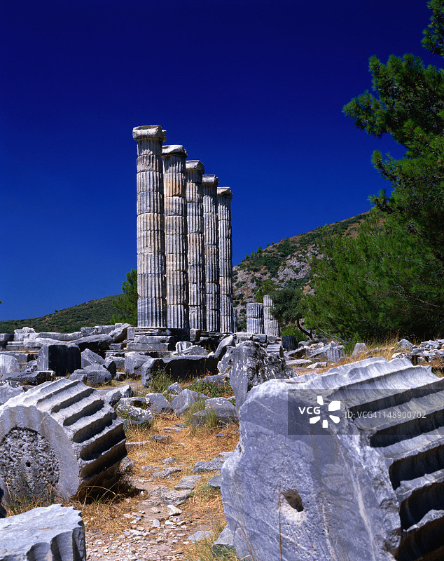 艾登附近普里埃涅古爱奥尼亚遗址的柱子图片素材