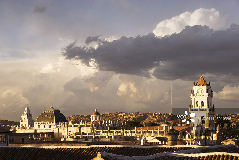 主教座堂的钟楼图片素材