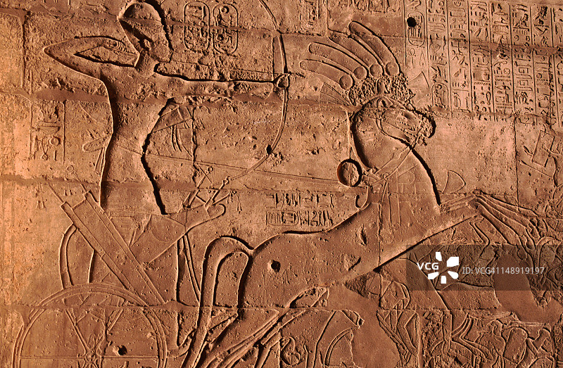 公元前13世纪拉美西斯二世祭庙的浮雕图片素材