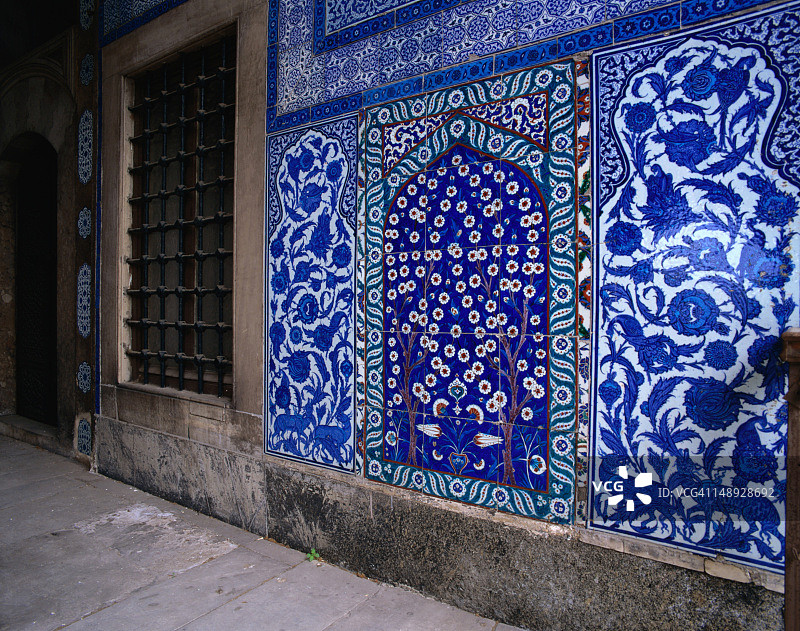 在托普卡帕宫后宫的割礼室装饰的伊兹尼克瓷砖图片素材