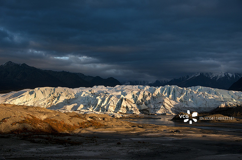马塔努斯卡冰川图片素材
