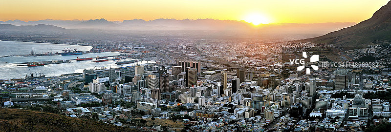 夏季日出时的开普敦图片素材