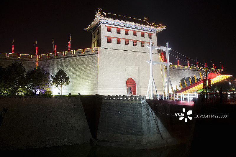 古城墙和吊桥图片素材