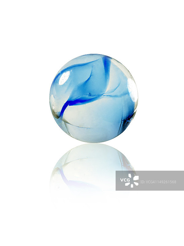 排列成感叹号的绿色弹珠的影棚照片图片素材