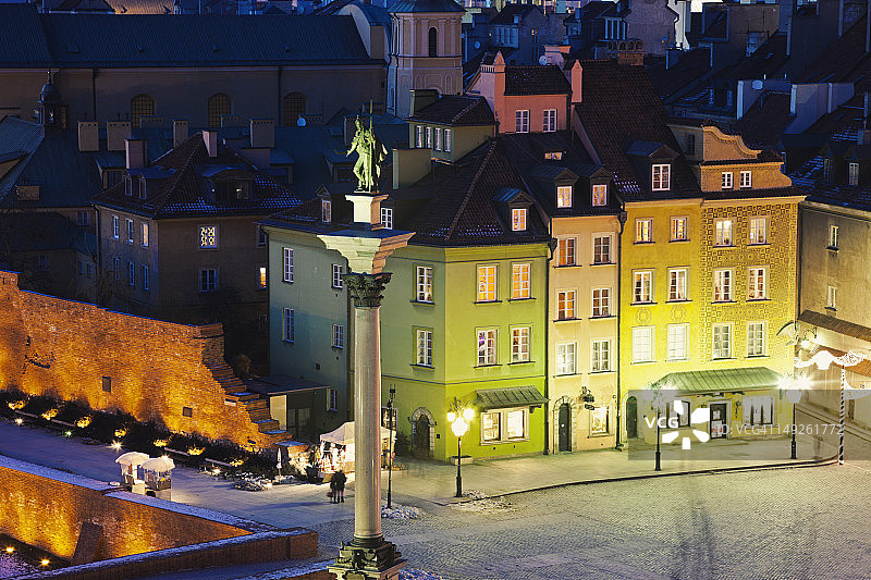 波兰华沙城堡广场夜景及齐格蒙特圆柱图片素材