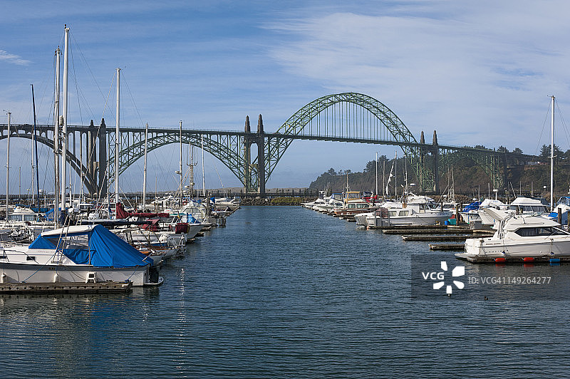 美国俄勒冈州林肯县雅基纳湾大桥图片素材