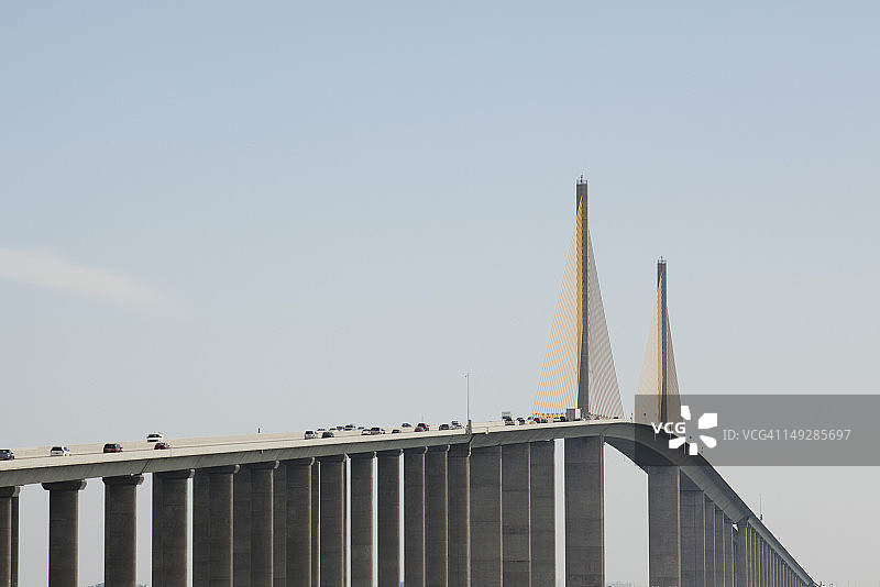 美国佛罗里达州坦帕市的阳光天路大桥图片素材