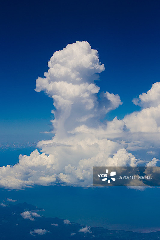 马荣火山上空的云彩图片素材
