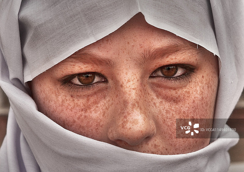 美丽的阿拉伯青年之眼图片素材