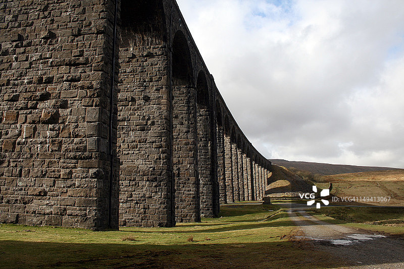 阳光下的Ribble高架桥图片素材