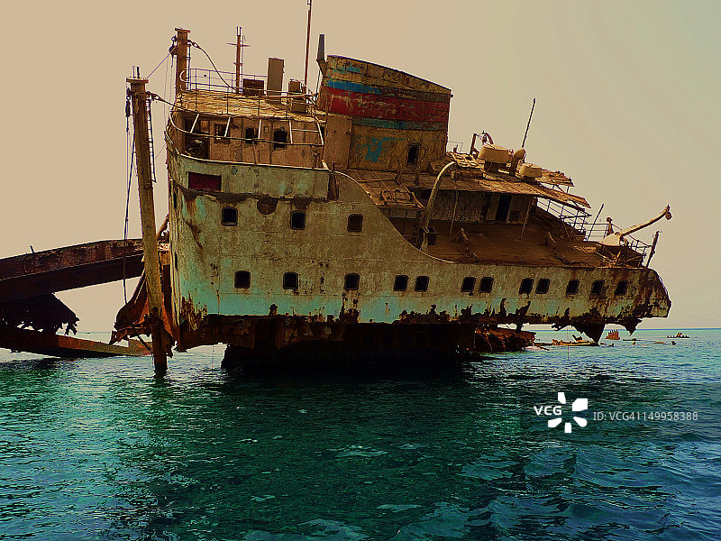 蒂朗岛沉船图片素材