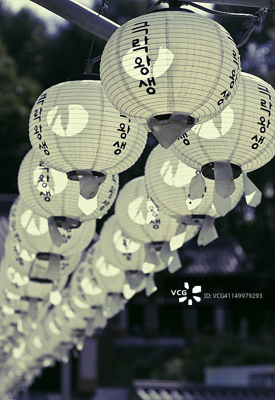 盆唐佛寺的灯笼图片素材