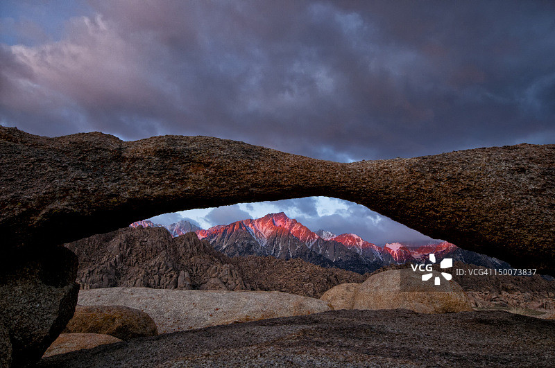 日出车床拱门图片素材