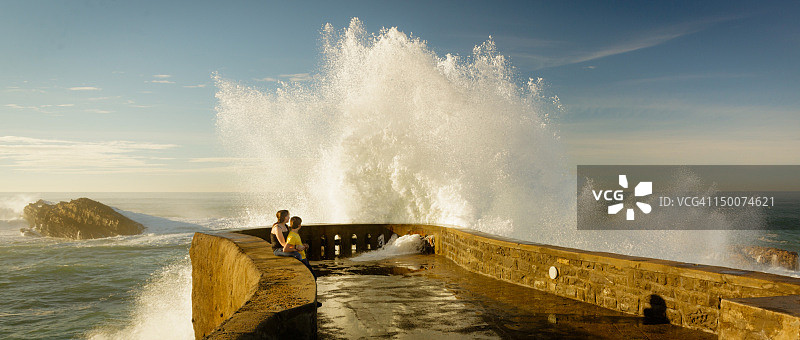比亚里茨的巨浪图片素材