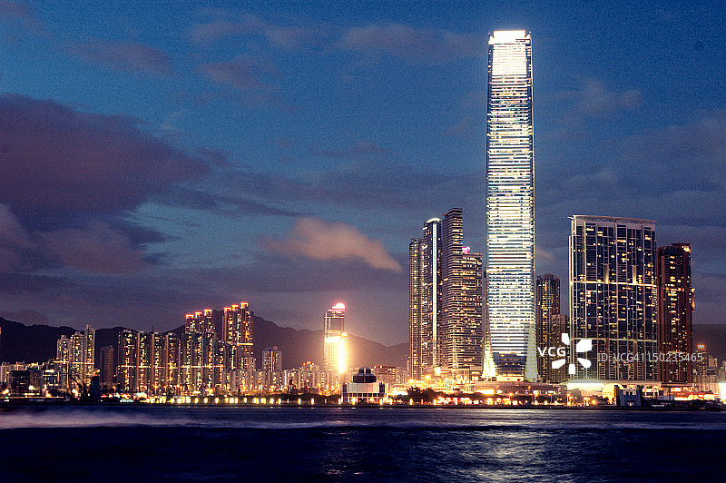 香港国际贸易中心宁静的夜晚图片素材