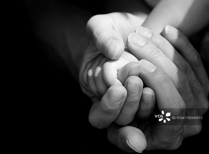 家庭手部特写，黑白图片素材