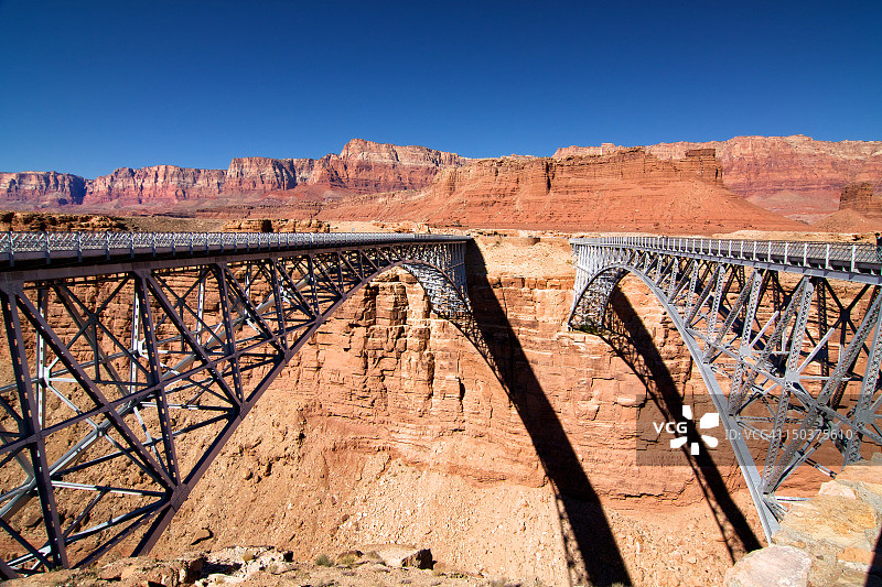 横跨大理石峡谷的纳瓦霍桥图片素材