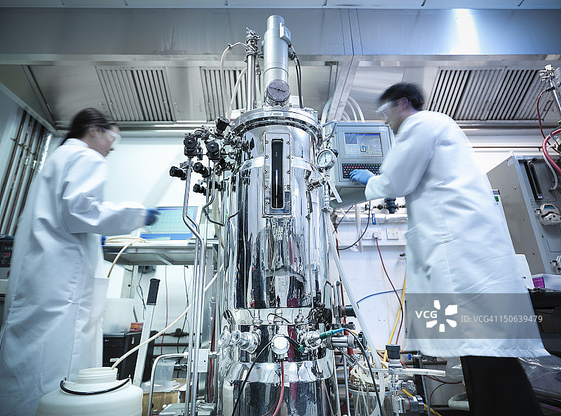 在生物反应器中生产细胞和培养样本的蛋白质图片素材