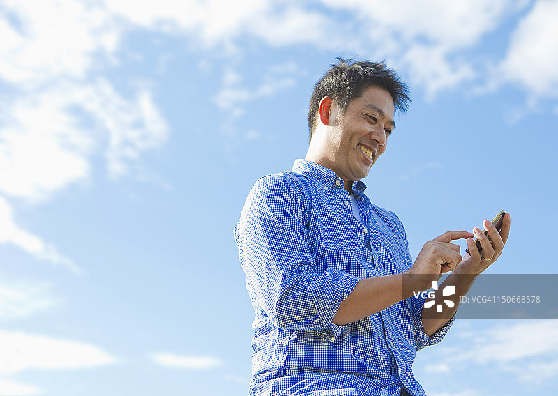 人使用智能手机图片素材