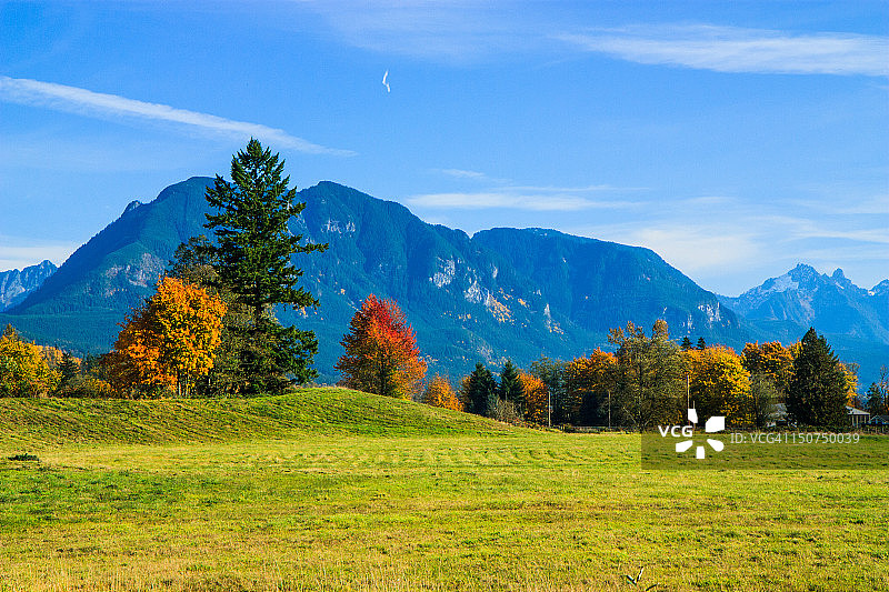华盛顿州斯诺霍米什郡的秋季景色图片素材