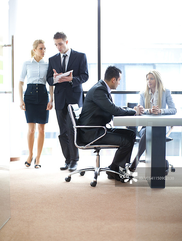 会议中的商人图片素材