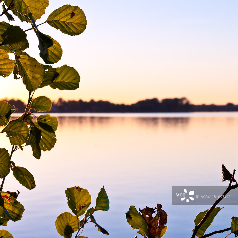 亚尔马伦湖的日落图片素材