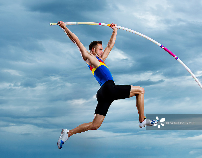 撑杆跳运动员图片素材