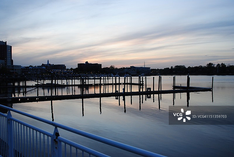 河畔公园图片素材