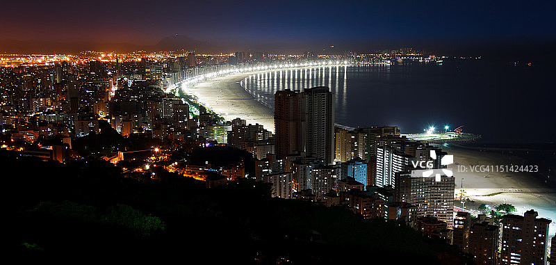 夜晚的桑托斯图片素材