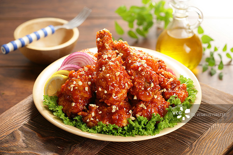 配辣椒酱的炸鸡图片素材