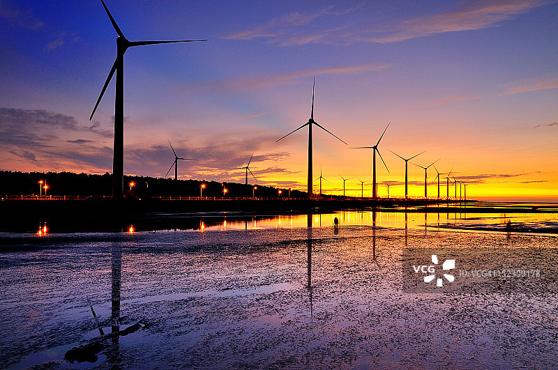 彩色高美湿地图片素材