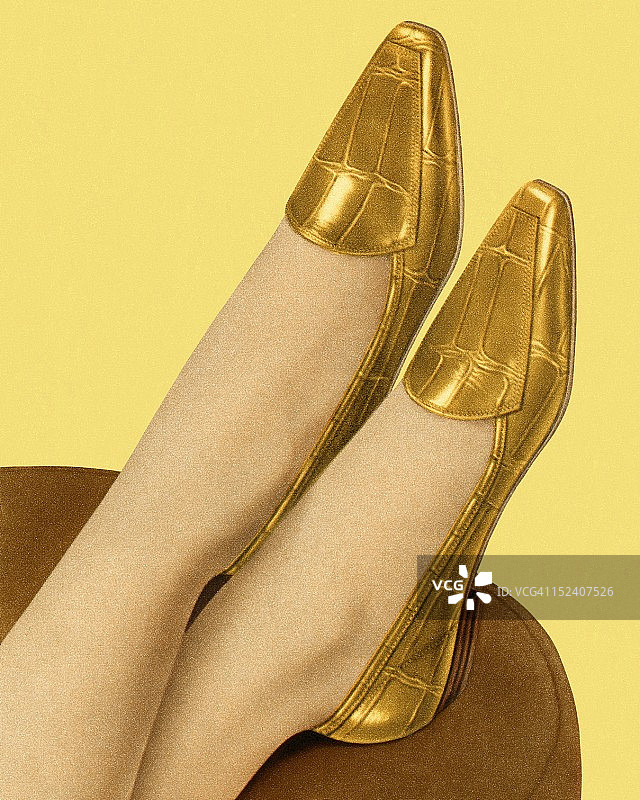 穿金色平底鞋的女人图片素材