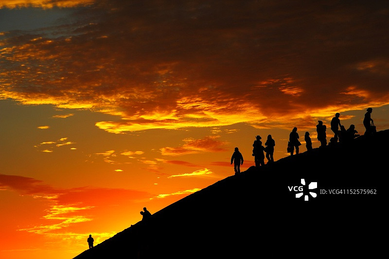 沙漠剪影图片素材