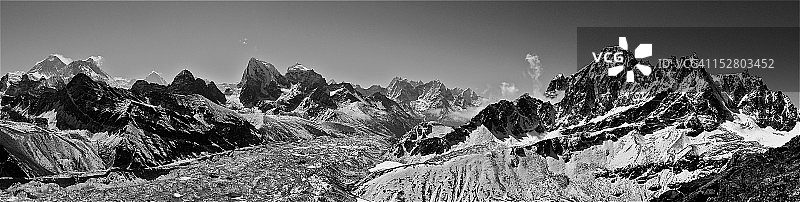 珠穆朗玛峰全景图片素材