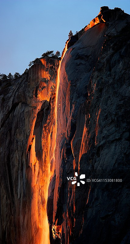 优胜美地马尾火瀑布图片素材