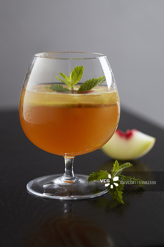 白桃潘趣酒图片素材