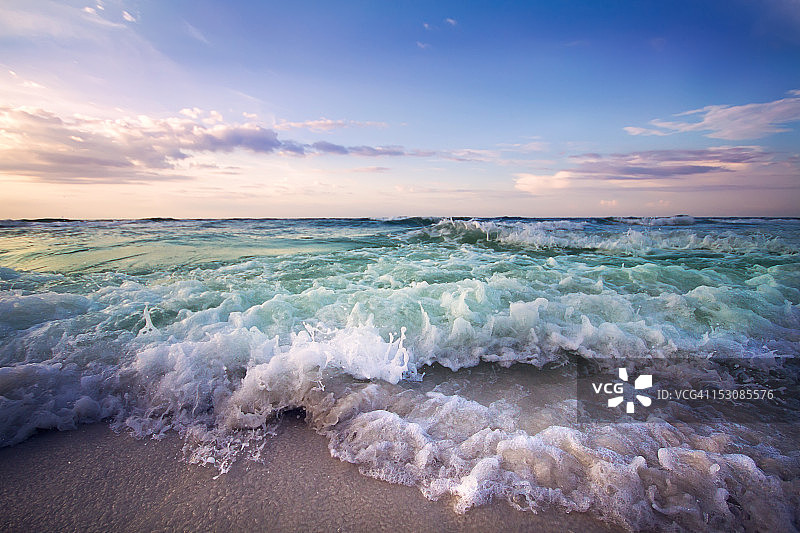 海滩波浪图片素材