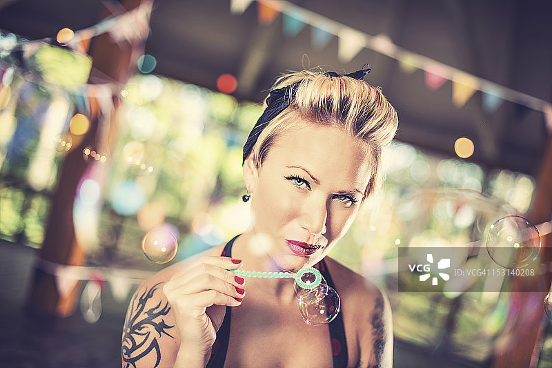 复古摇滚风格女人图片素材