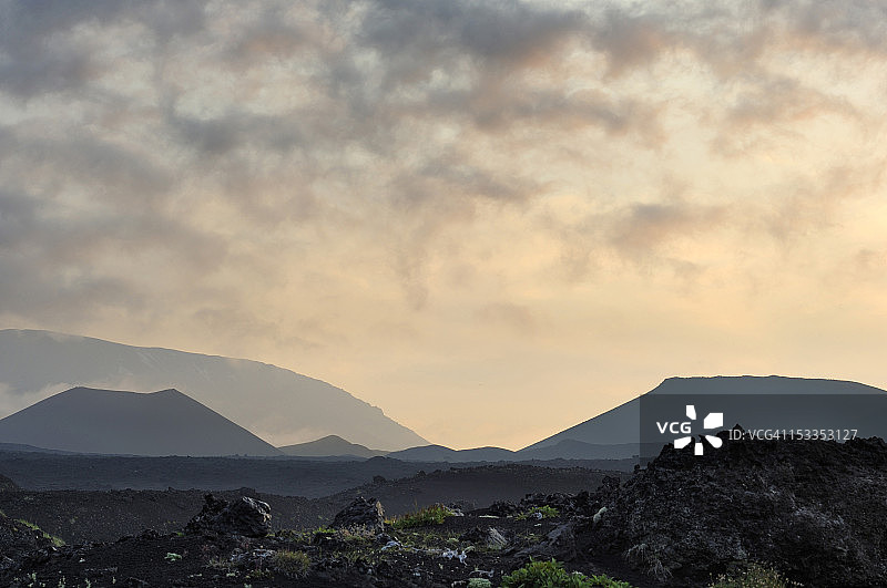 俄罗斯堪察加半岛托尔巴奇克火山区域景观图片素材