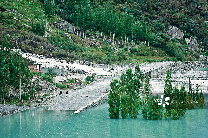 罕萨（巴基斯坦）的新湖泊图片素材
