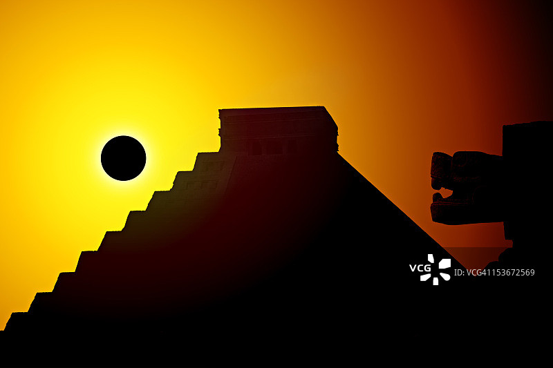 奇琴伊察遗址的日食图片素材