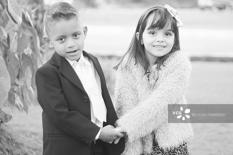 一对孩子图片素材