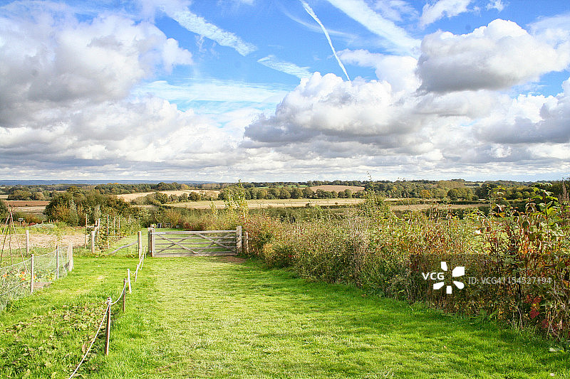 前往肯特威德地区的道路图片素材
