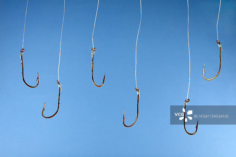 六个挂在线上的鱼钩图片素材