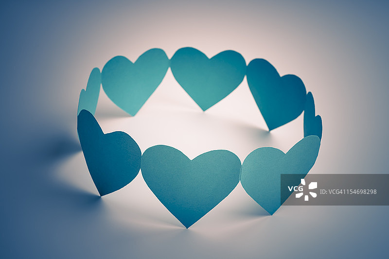 蓝色纸质爱心圆圈图片素材