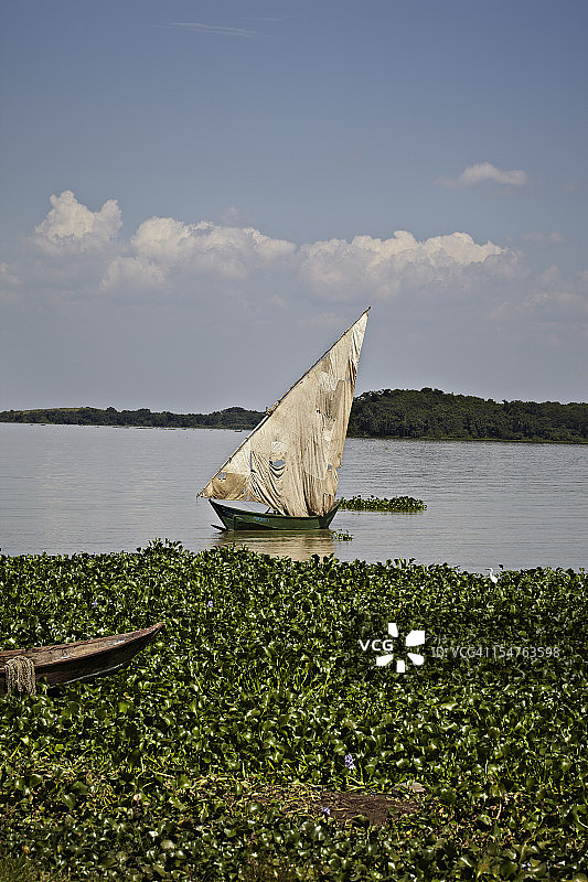 维多利亚湖上的船图片素材